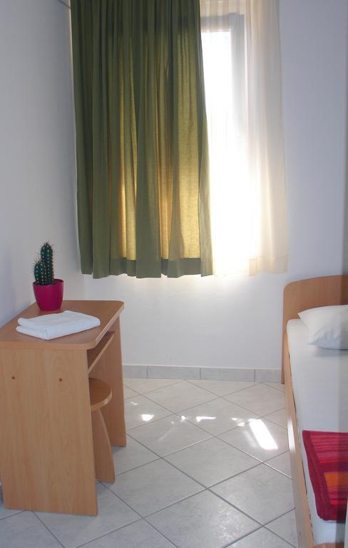Hostel Amfora Fažana Værelse billede